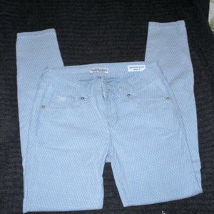 GUESS Emma Fit  Silver accent, Med Rise skinny blue diamond print